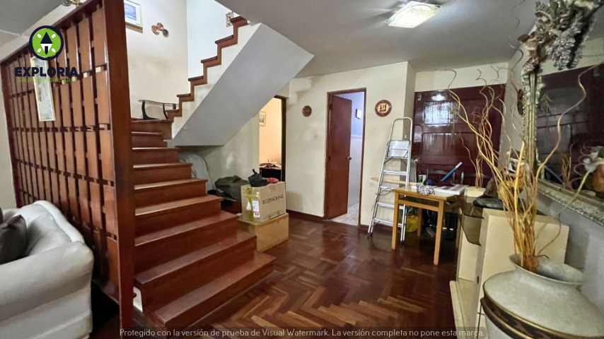Casa de 5 dormitorios ubicado en Ate Casa de 5 dormitorios ubicado en Ate