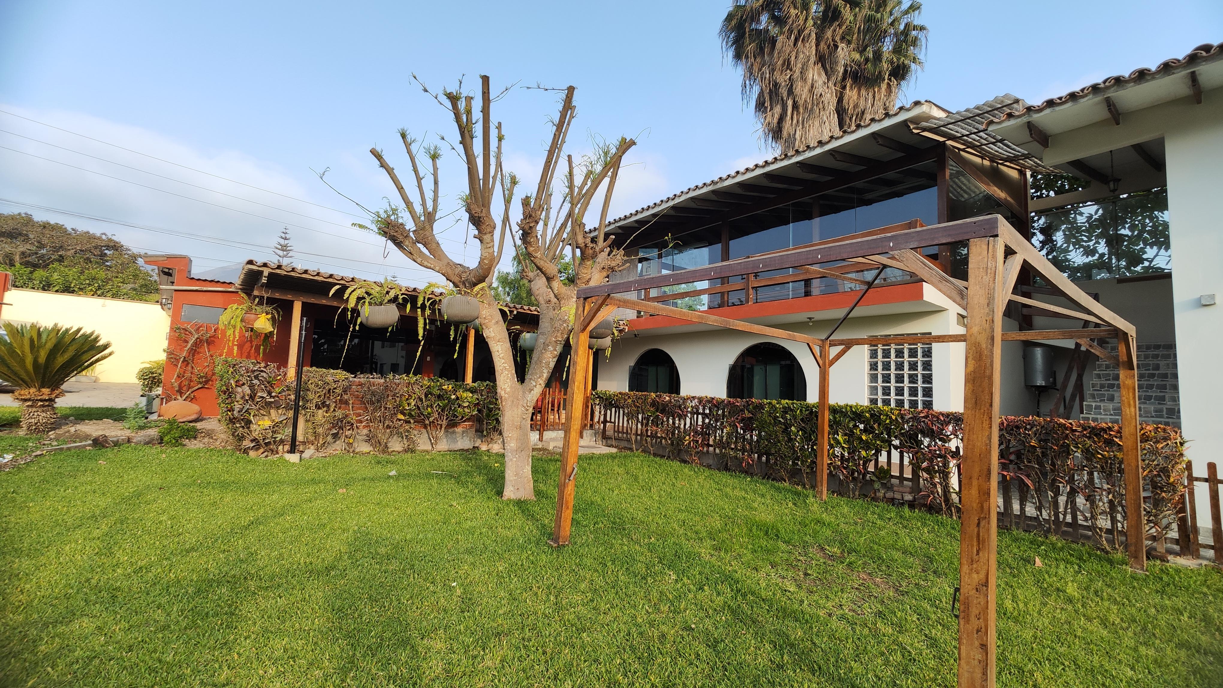 Casa de Campo en Alquiler ubicado en Av. Jatosisa Casa de Campo en Alquiler ubicado en Av. Jatosisa