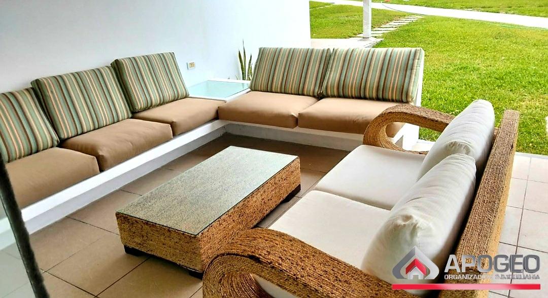 Casa de Playa de 3 dormitorios y 3 baños ubicado en Asia Casa de Playa de 3 dormitorios y 3 baños ubicado en Asia