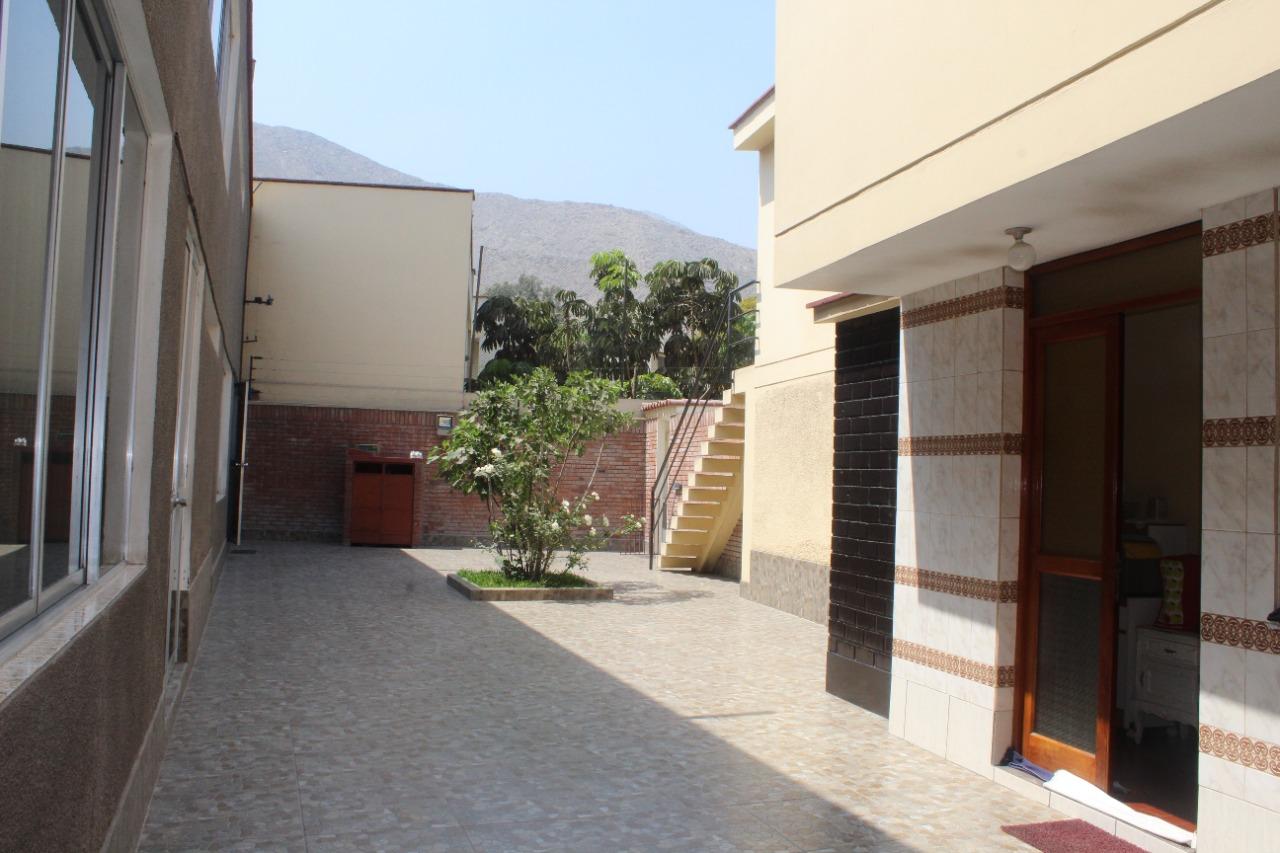 Casa en Venta de 5 dormitorios ubicado en Chaclacayo Casa en Venta de 5 dormitorios ubicado en Chaclacayo