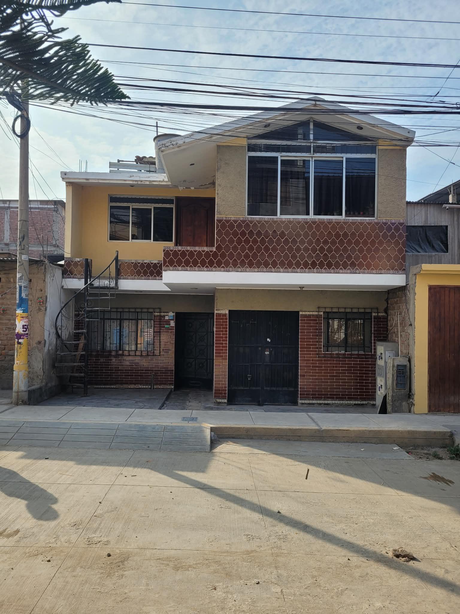 Casa de 6 dormitorios ubicado en Villa El Salvador Casa de 6 dormitorios ubicado en Villa El Salvador