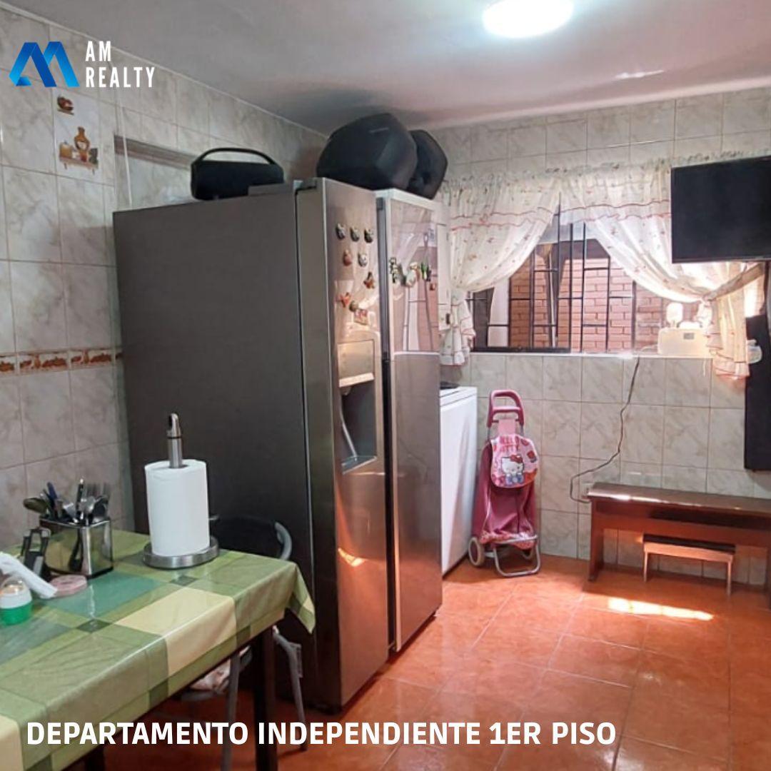 Casa de 7 dormitorios ubicado en Comas Casa de 7 dormitorios ubicado en Comas