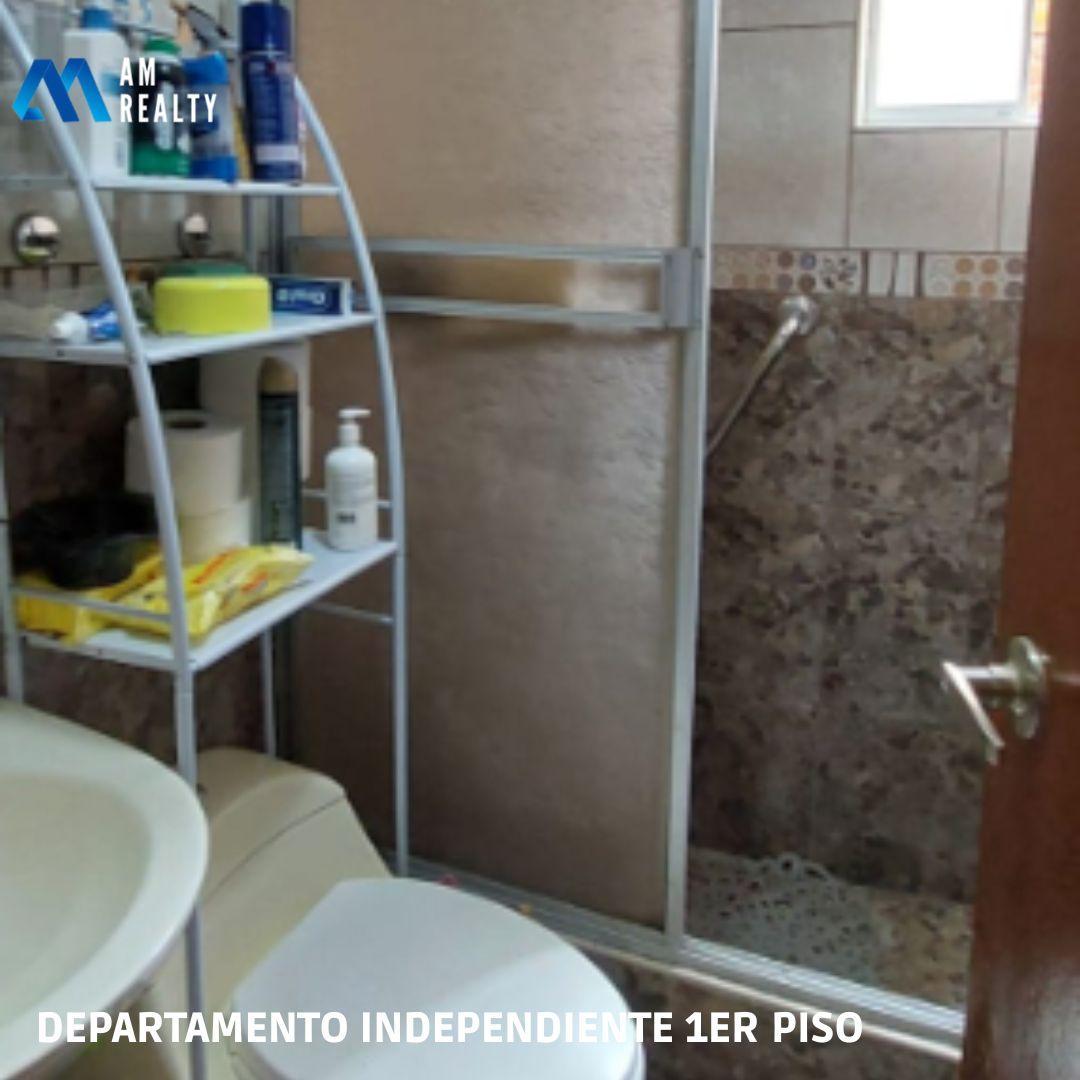 Casa en Venta de 7 dormitorios ubicado en Comas Casa en Venta de 7 dormitorios ubicado en Comas