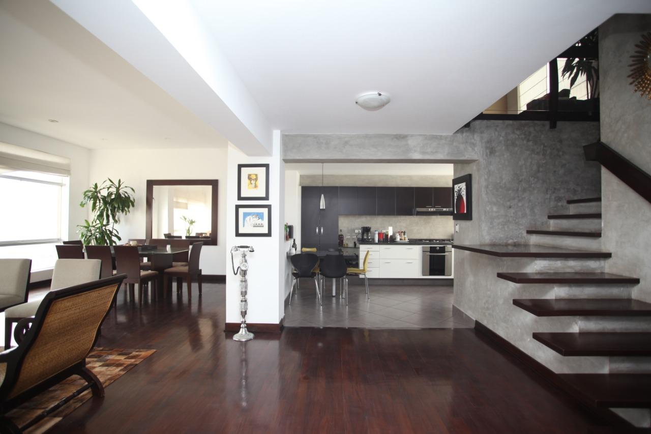 Departamento de 5 dormitorios y 4 baños ubicado en Magdalena Del Mar Departamento de 5 dormitorios y 4 baños ubicado en Magdalena Del Mar