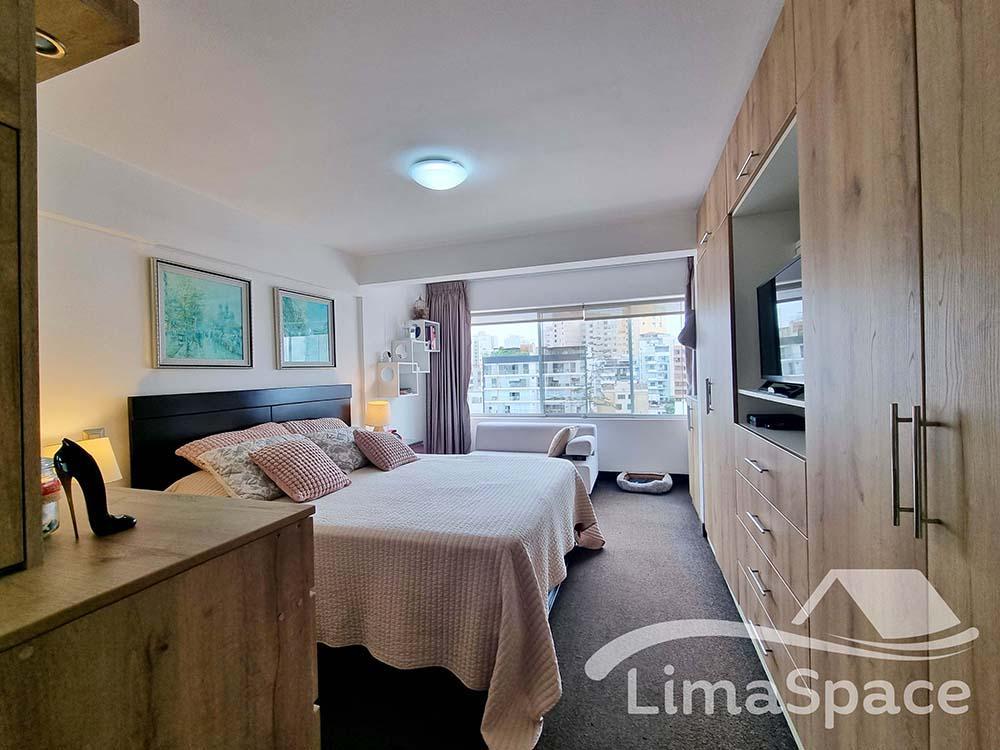 Departamento de 4 dormitorios ubicado en Miraflores Departamento de 4 dormitorios ubicado en Miraflores