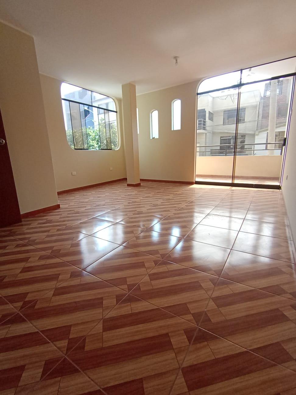 Casa de 7 dormitorios ubicado en Ate Casa de 7 dormitorios ubicado en Ate