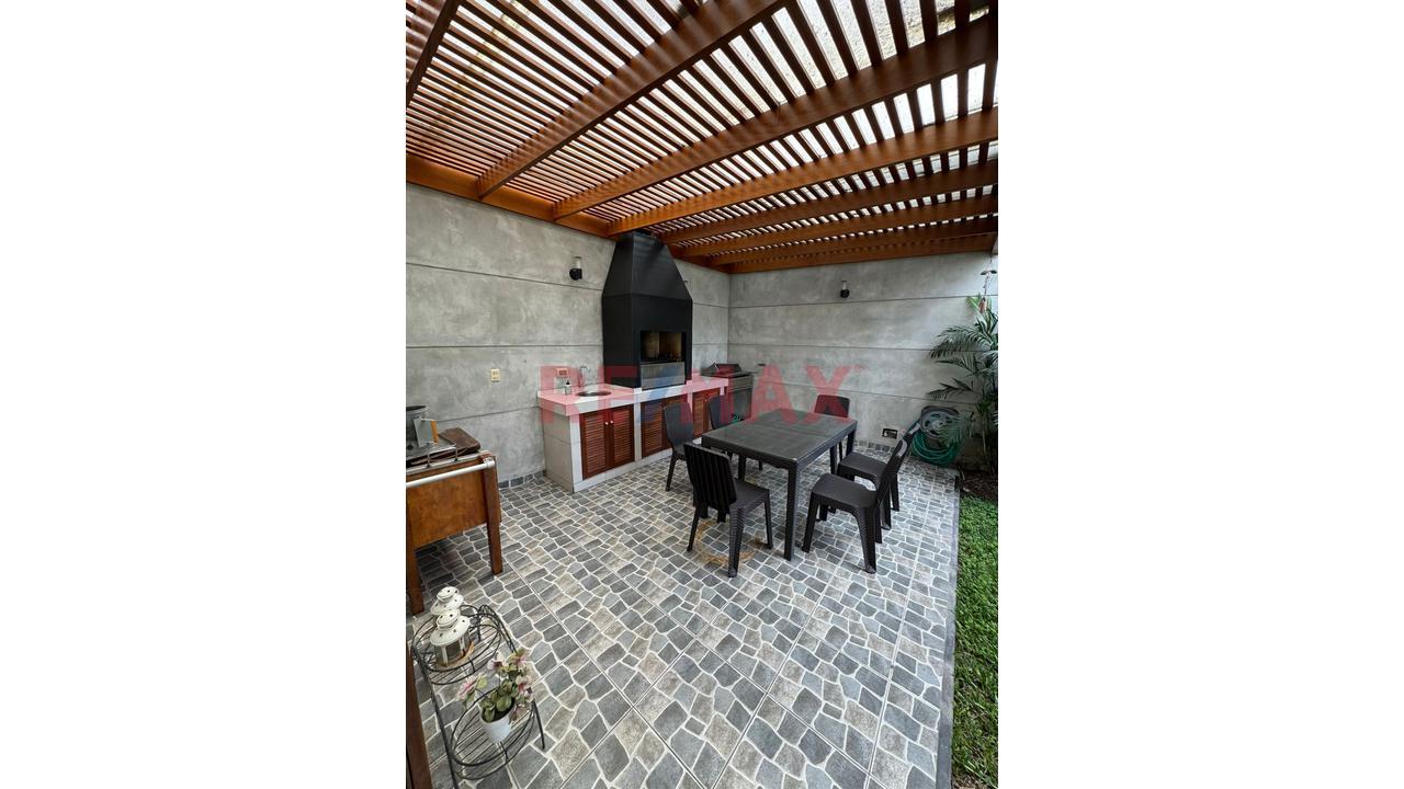 Casa de 4 dormitorios ubicado en La Molina Casa de 4 dormitorios ubicado en La Molina