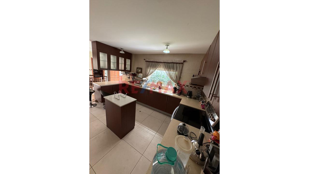 Casa en Venta de 4 dormitorios ubicado en La Molina Casa en Venta de 4 dormitorios ubicado en La Molina