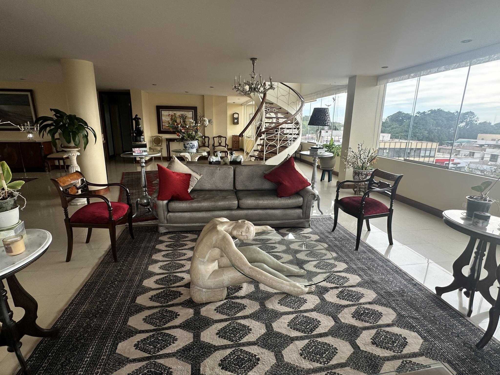 Departamento de 4 dormitorios y 4 baños ubicado en San Isidro Departamento de 4 dormitorios y 4 baños ubicado en San Isidro