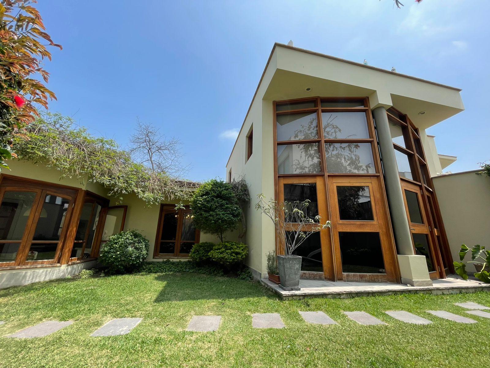 Casa en Venta ubicado en La Molina a $670,000