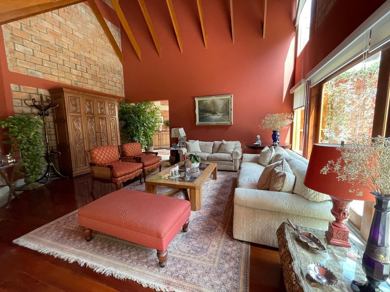 Casa de 4 dormitorios y 3 baños ubicado en La Molina Casa de 4 dormitorios y 3 baños ubicado en La Molina