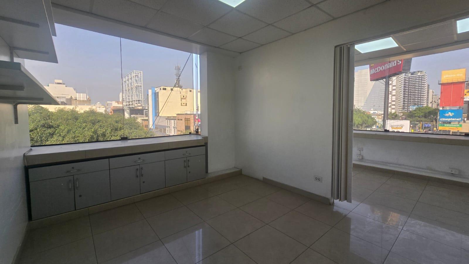Amplio Local comercial ubicado en Lince Amplio Local comercial ubicado en Lince