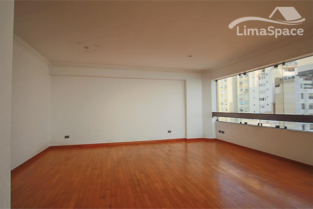 Departamento en Alquiler de 3 dormitorios ubicado en Miraflores Departamento en Alquiler de 3 dormitorios ubicado en Miraflores