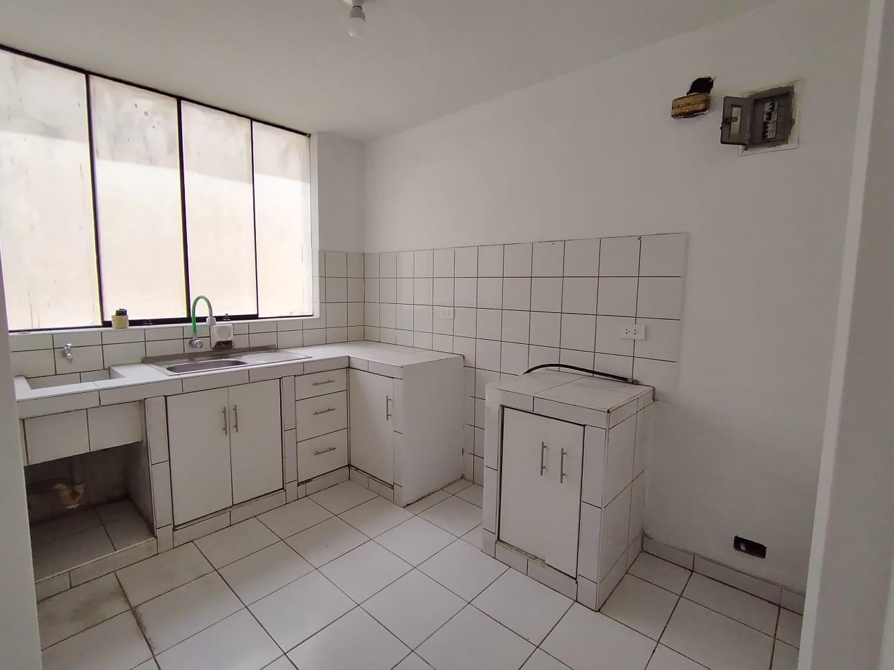 Departamento de 5 dormitorios y 2 baños ubicado en San Juan De Lurigancho Departamento de 5 dormitorios y 2 baños ubicado en San Juan De Lurigancho
