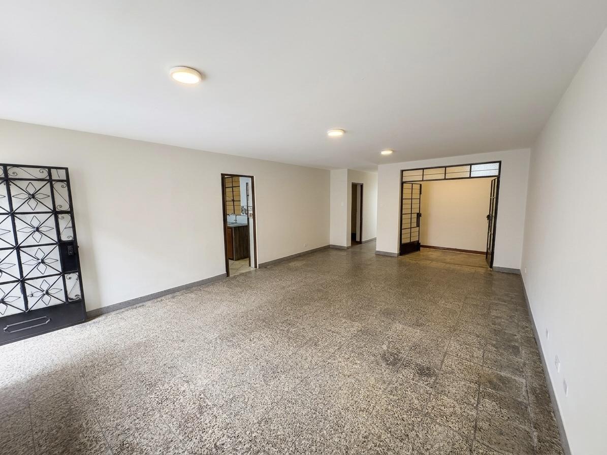 Casa de 7 dormitorios y 3 baños ubicado en Ate Casa de 7 dormitorios y 3 baños ubicado en Ate