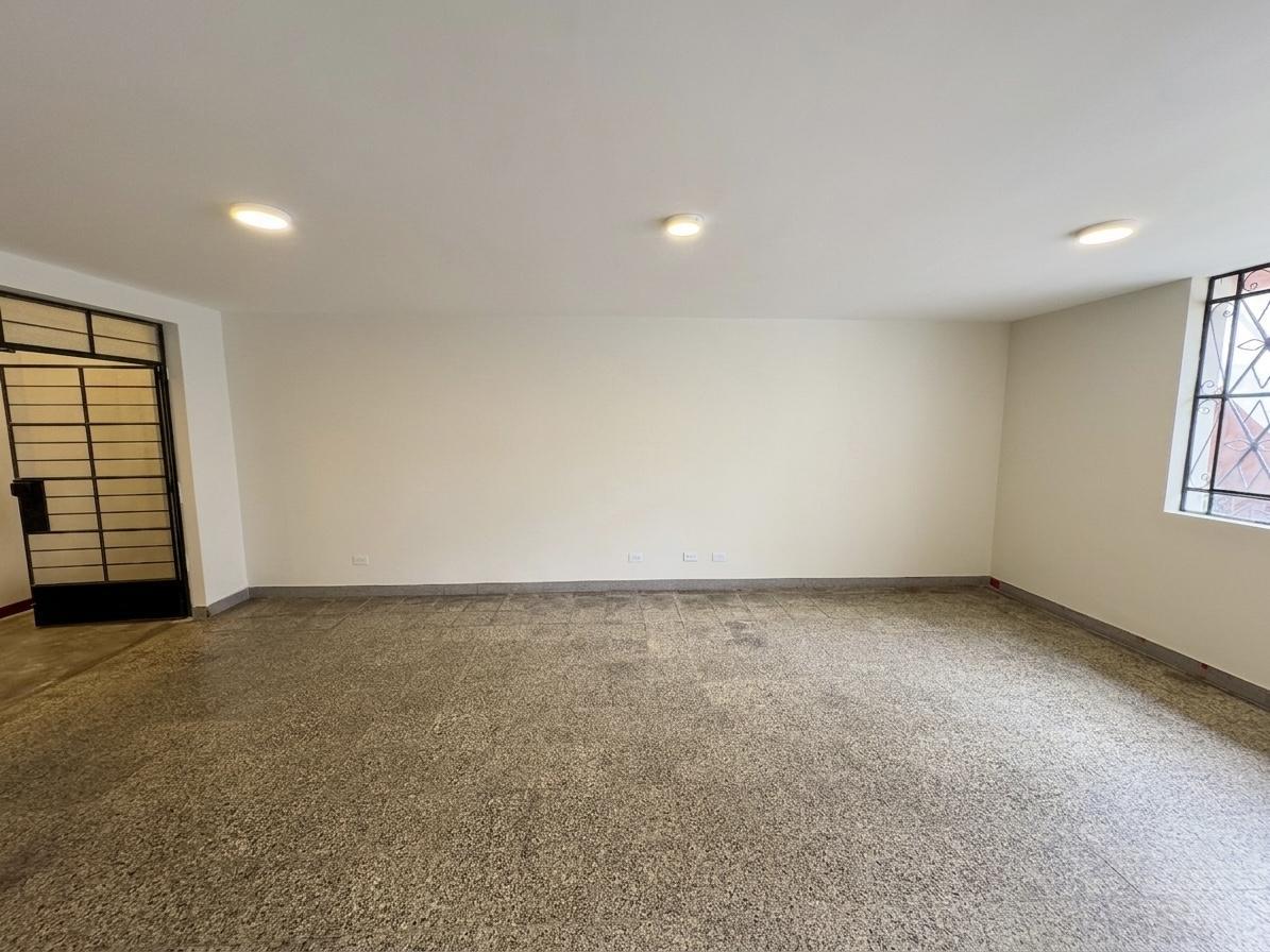 Casa en Venta de 7 dormitorios ubicado en Ate Casa en Venta de 7 dormitorios ubicado en Ate