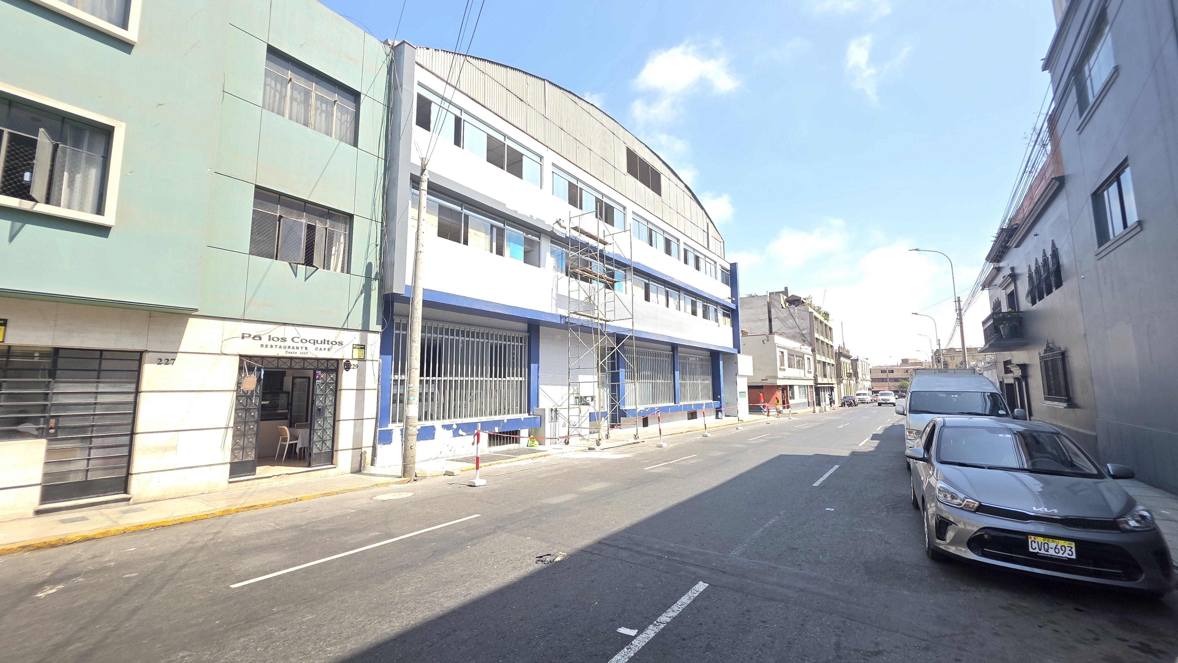 Amplio Terreno Comercial ubicado en Cercado De Lima Amplio Terreno Comercial ubicado en Cercado De Lima