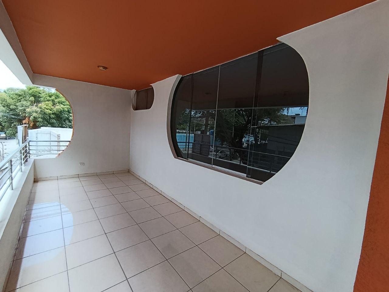 Casa en Alquiler ubicado en Av. Los Cocos Casa en Alquiler ubicado en Av. Los Cocos