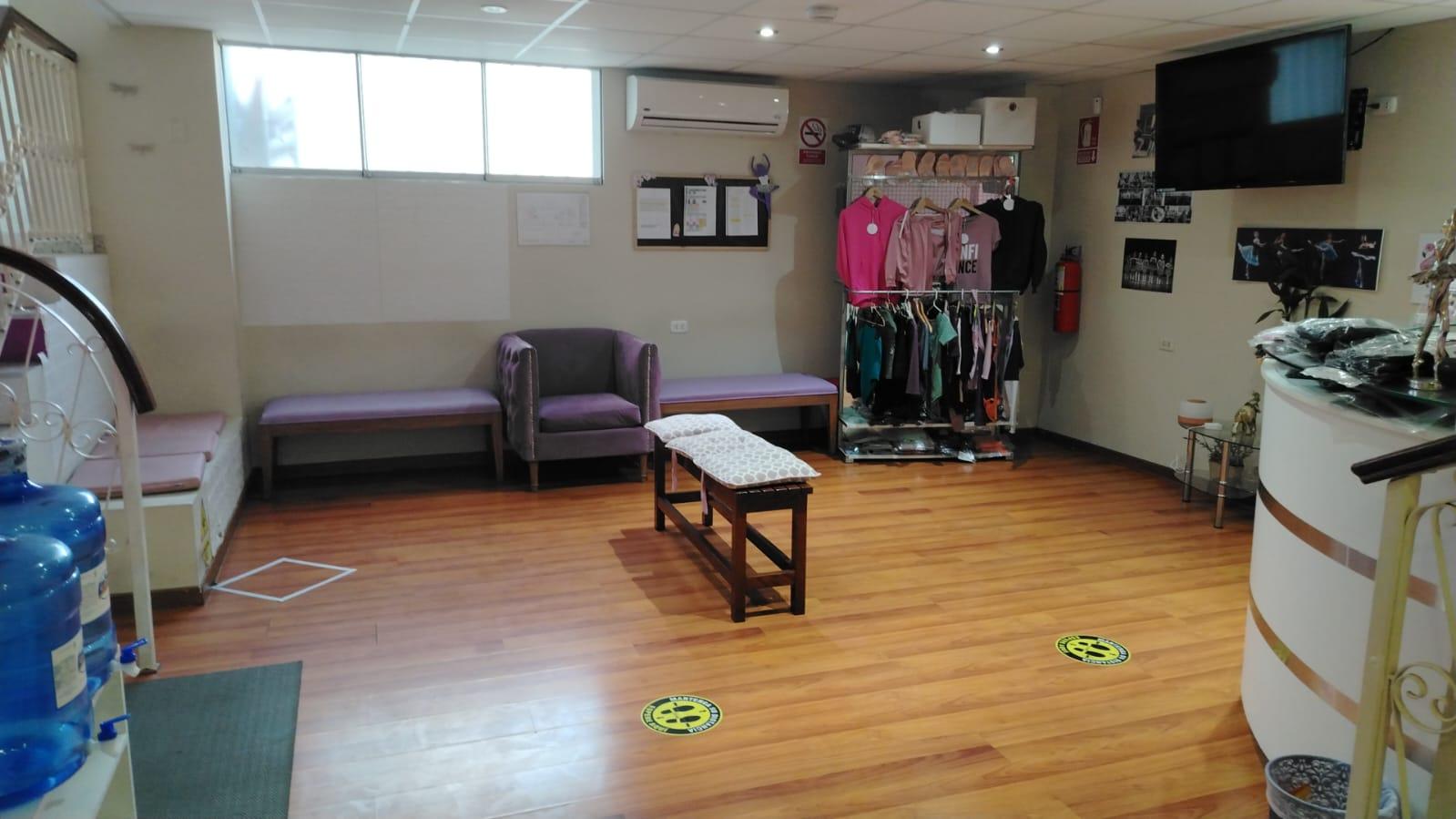 Amplio Local comercial ubicado en Miraflores Amplio Local comercial ubicado en Miraflores