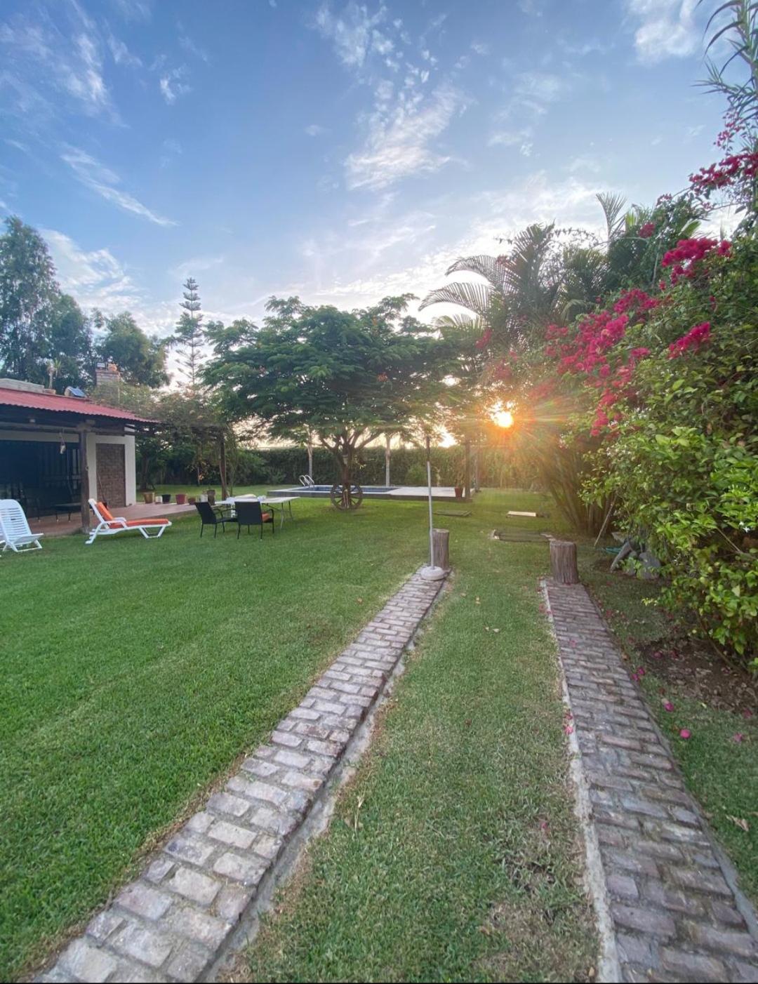 Casa de Campo en Venta de 4 dormitorios ubicado en Santa Rosa Casa de Campo en Venta de 4 dormitorios ubicado en Santa Rosa