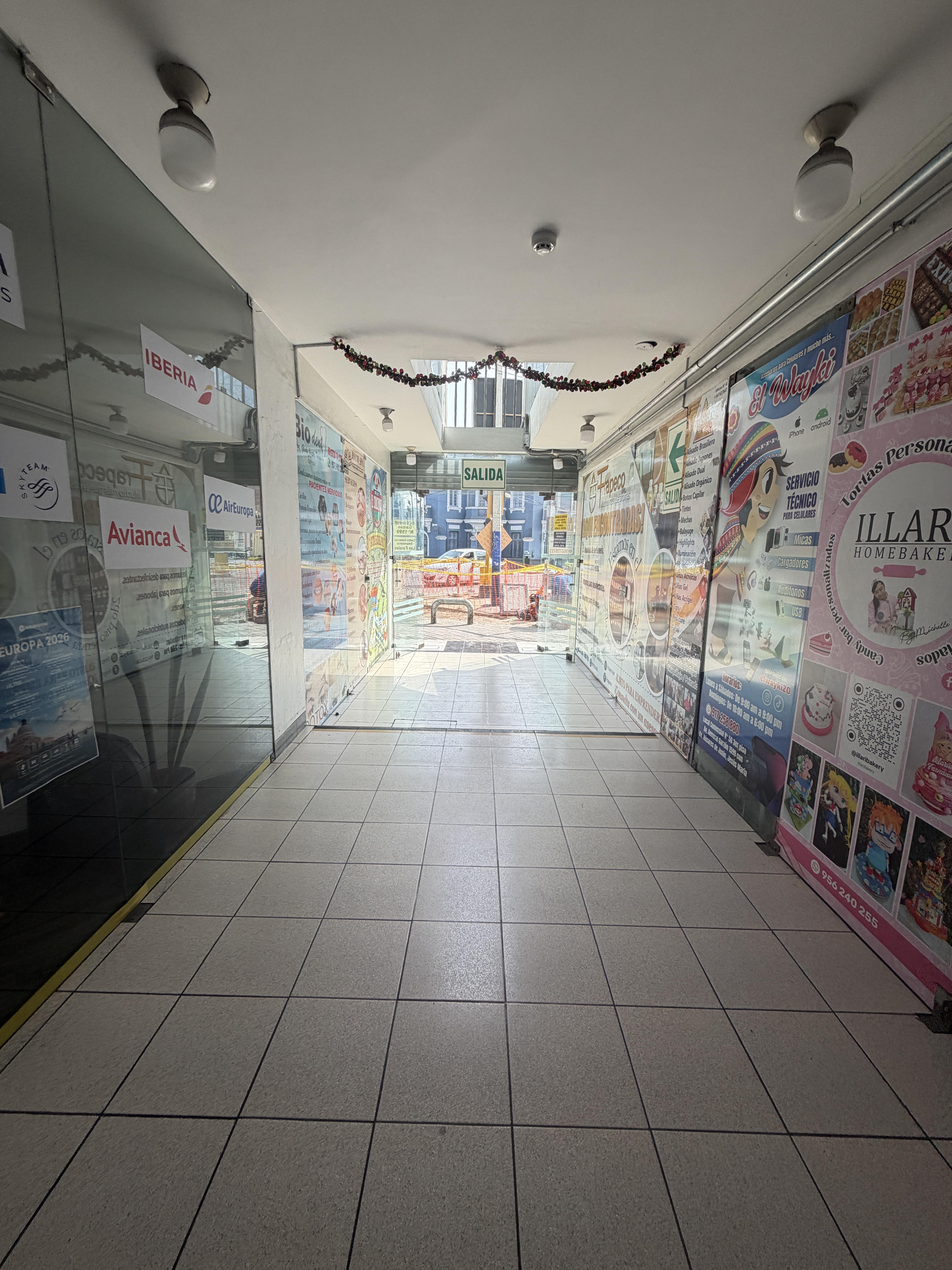 Amplio Local comercial ubicado en Jesus Maria Amplio Local comercial ubicado en Jesus Maria
