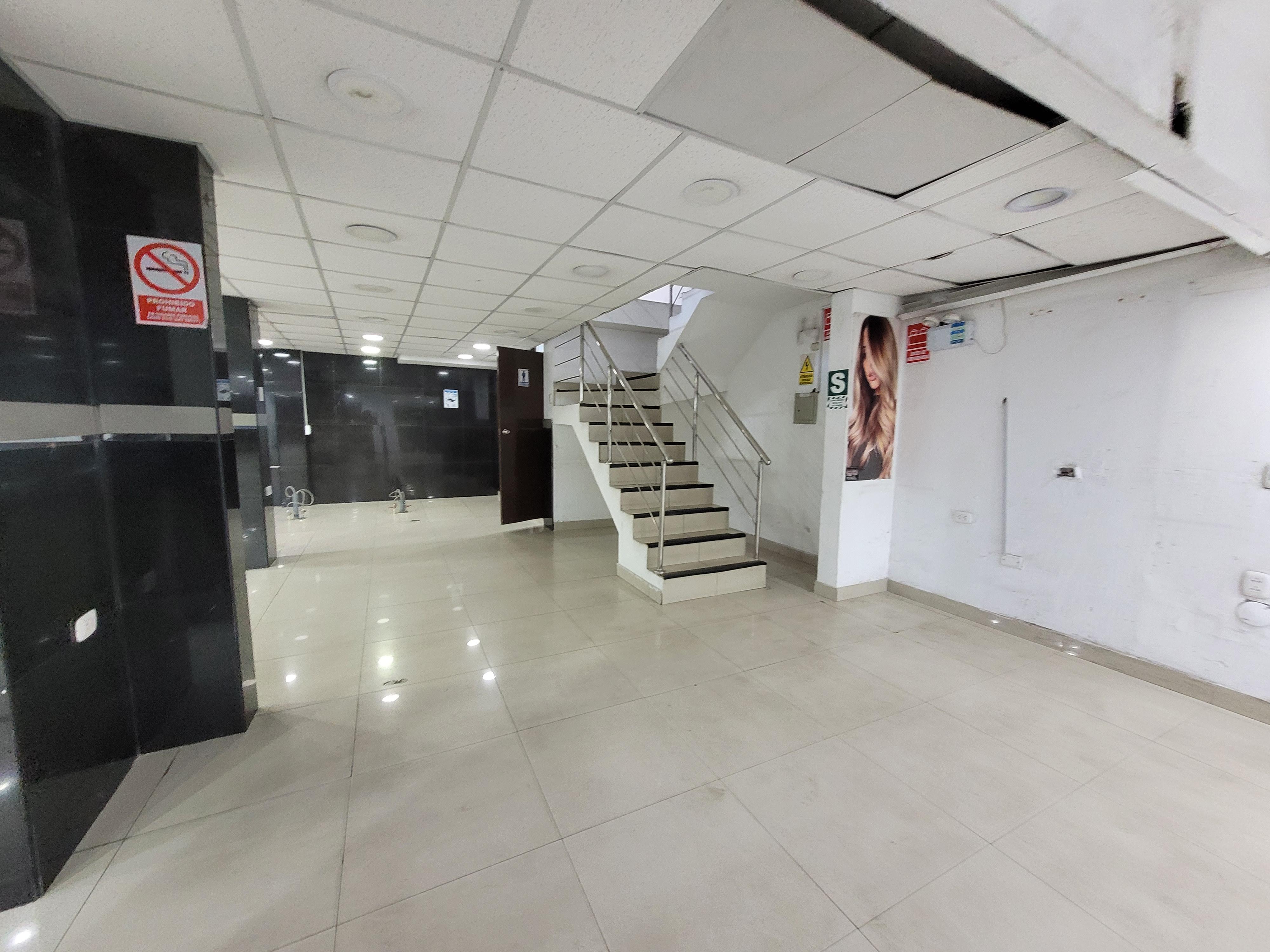 Local comercial en Alquiler ubicado en Avenida Antúnez De Mayolo 857 Local comercial en Alquiler ubicado en Avenida Antúnez De Mayolo 857