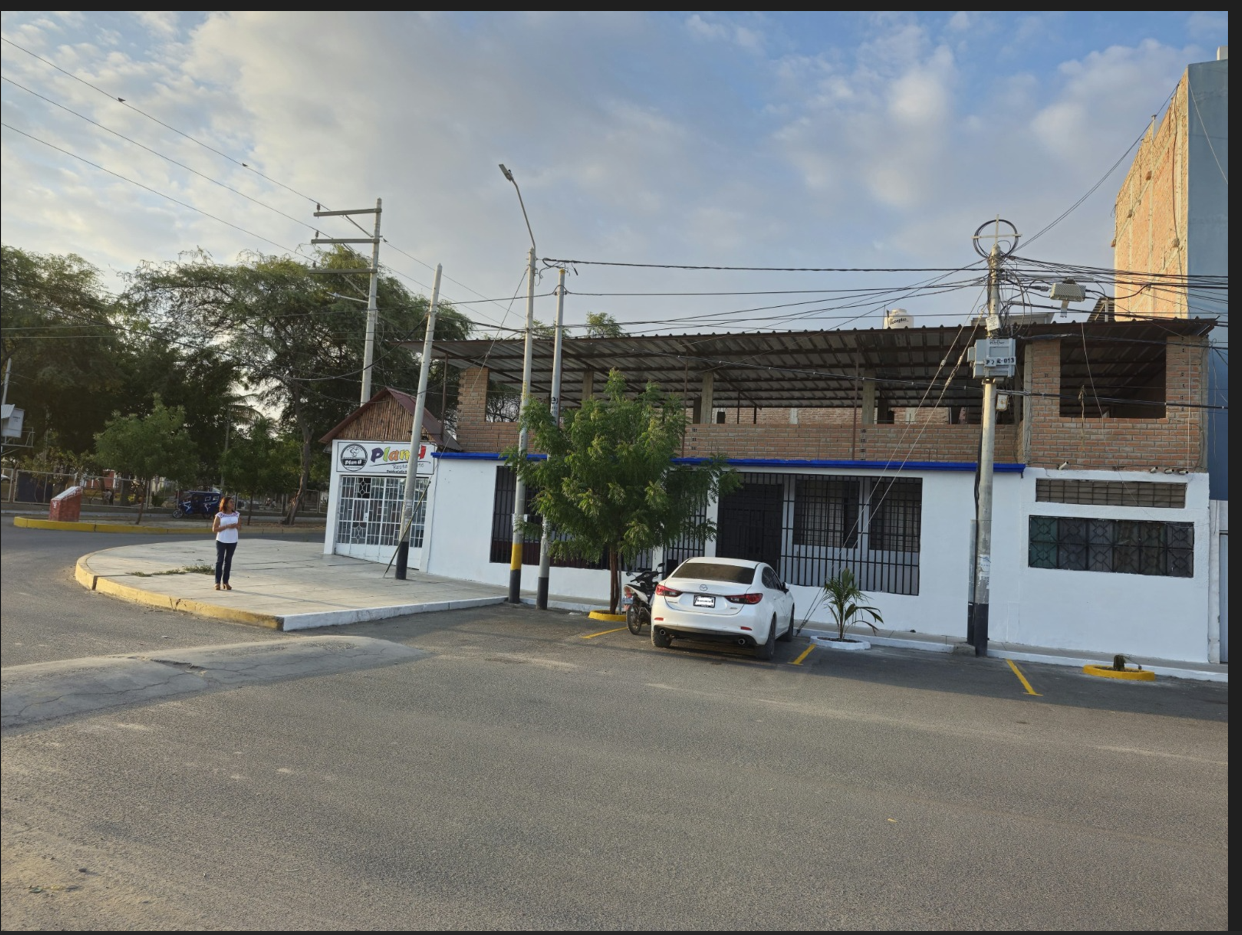 Casa de 5 dormitorios y 4 baños ubicado en Piura Casa de 5 dormitorios y 4 baños ubicado en Piura