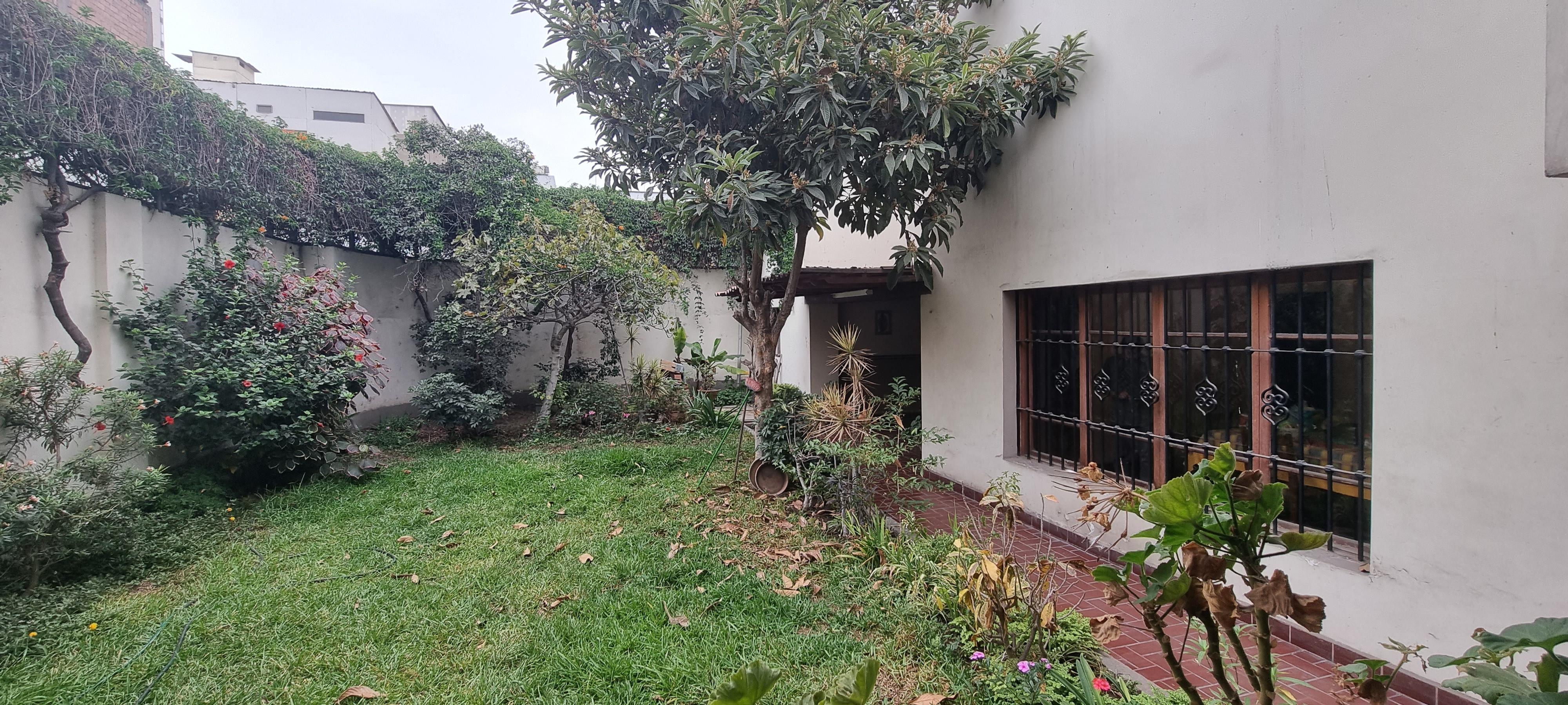 Casa en Venta de 4 dormitorios ubicado en Jesus Maria Casa en Venta de 4 dormitorios ubicado en Jesus Maria