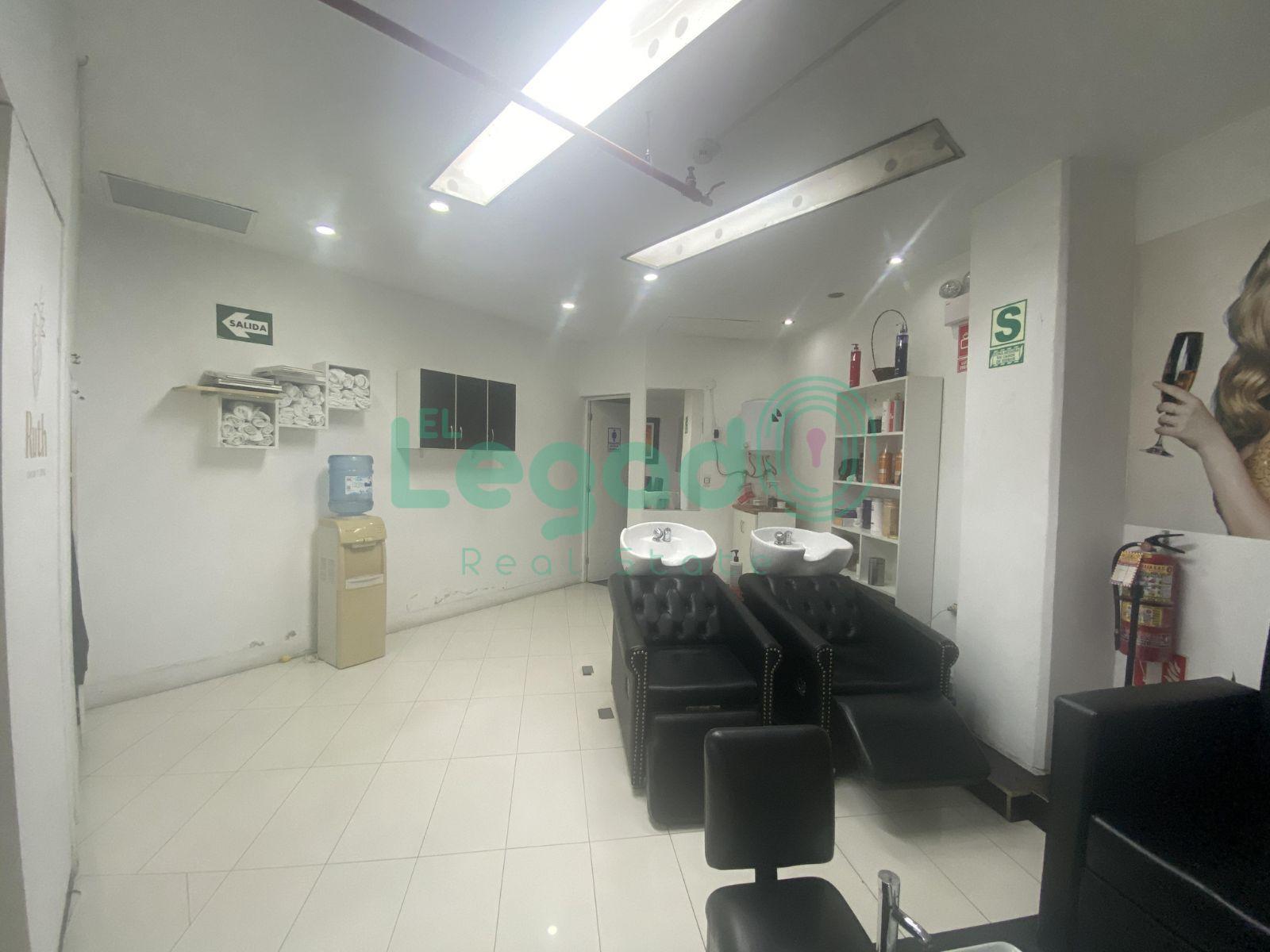 Amplio Local comercial ubicado en Santiago De Surco Amplio Local comercial ubicado en Santiago De Surco